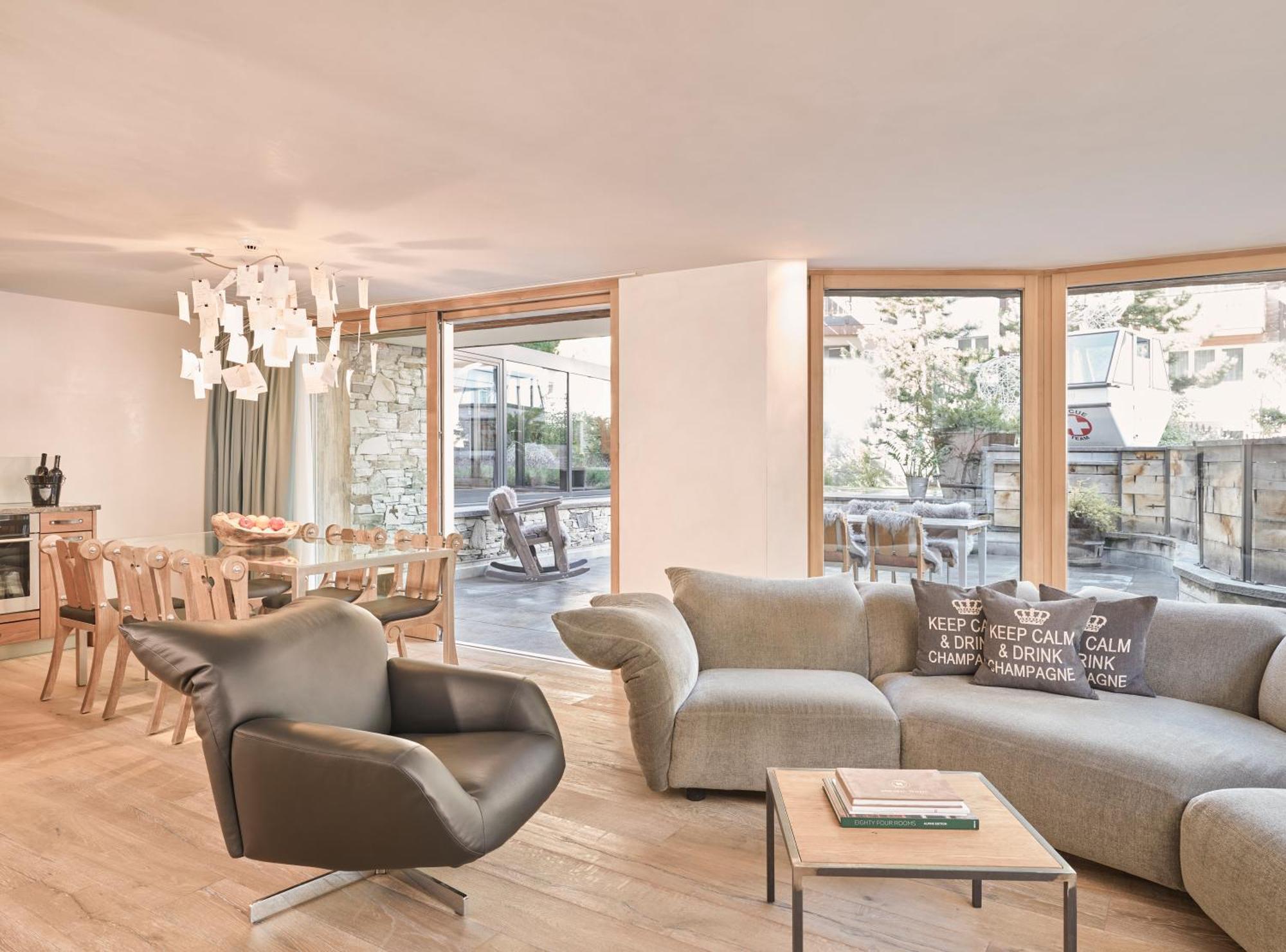 Firefly Luxury Hotel