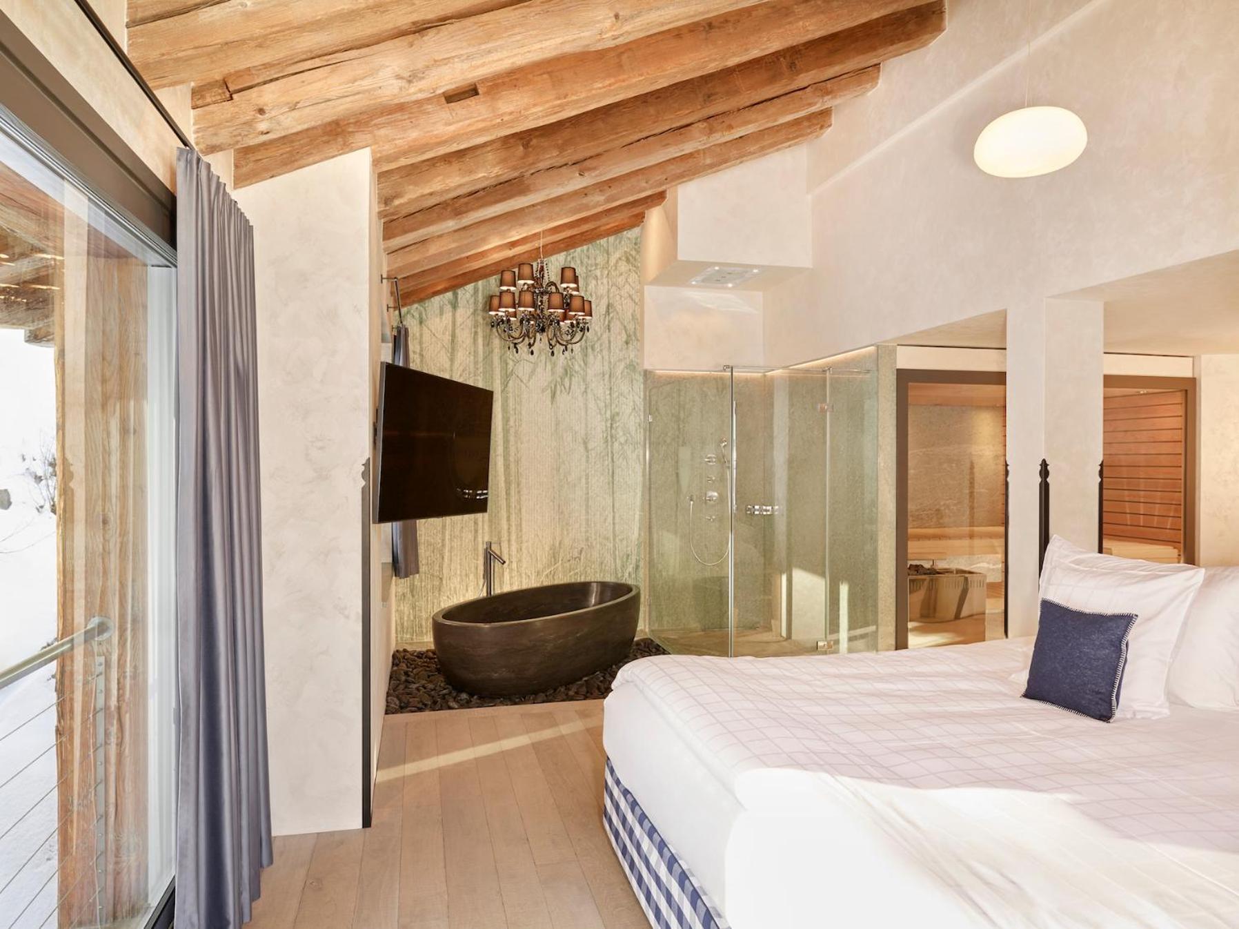 Hotel Firefly Luxury 4*