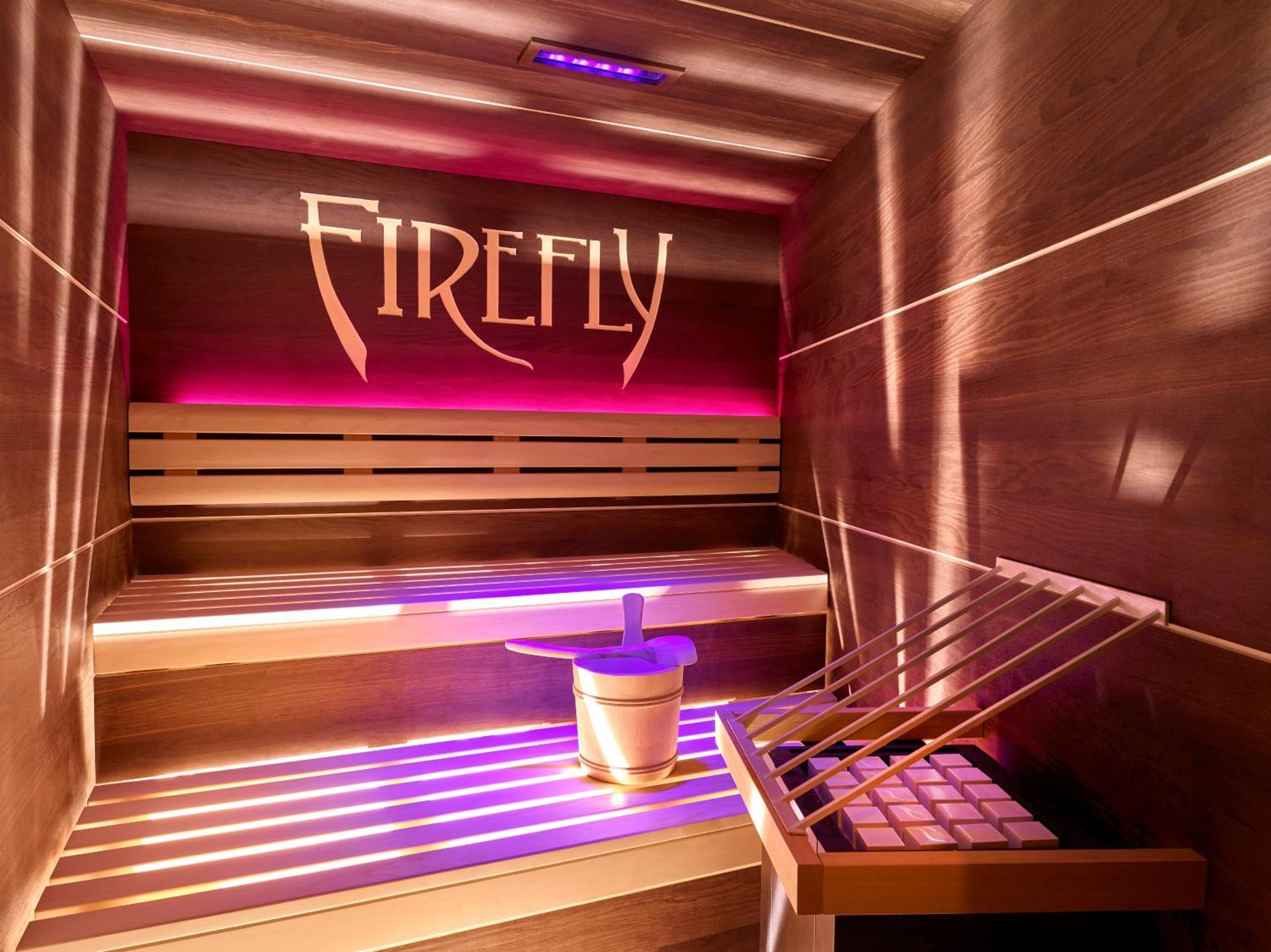 Hotel Firefly Luxury 4*