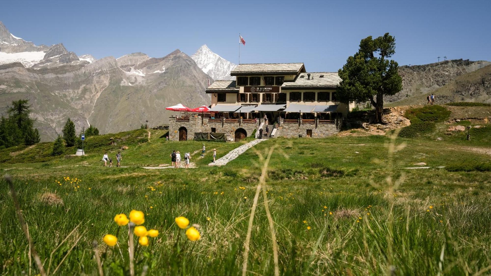 Lodge Mountain Ze Seewjinu - Above Zermatt