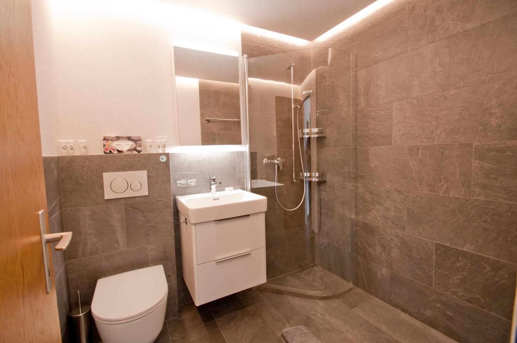 Apartment Haus Bodmen C, Anemone Zermatt