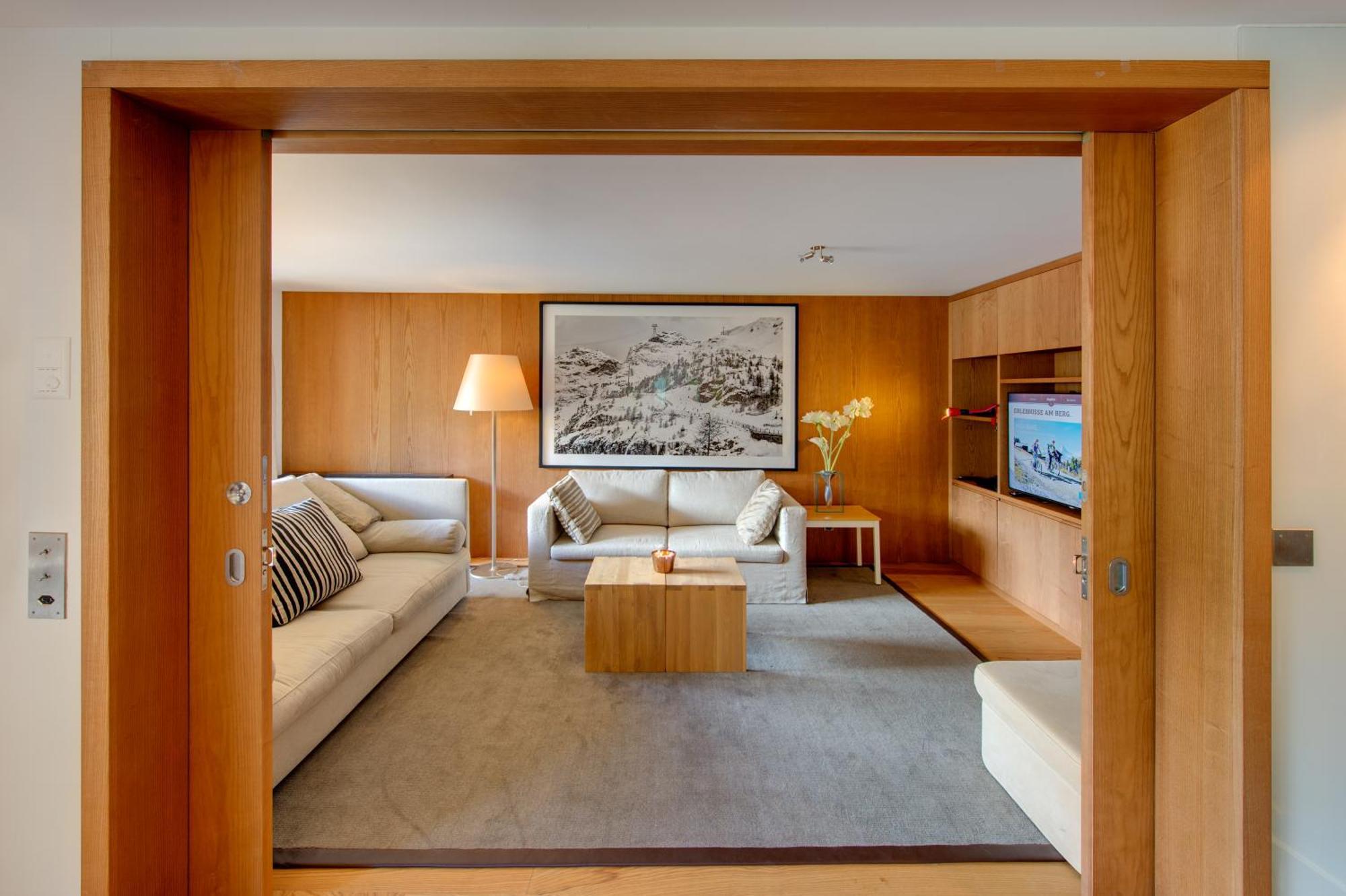 Luxury & By Mountain Exposure *