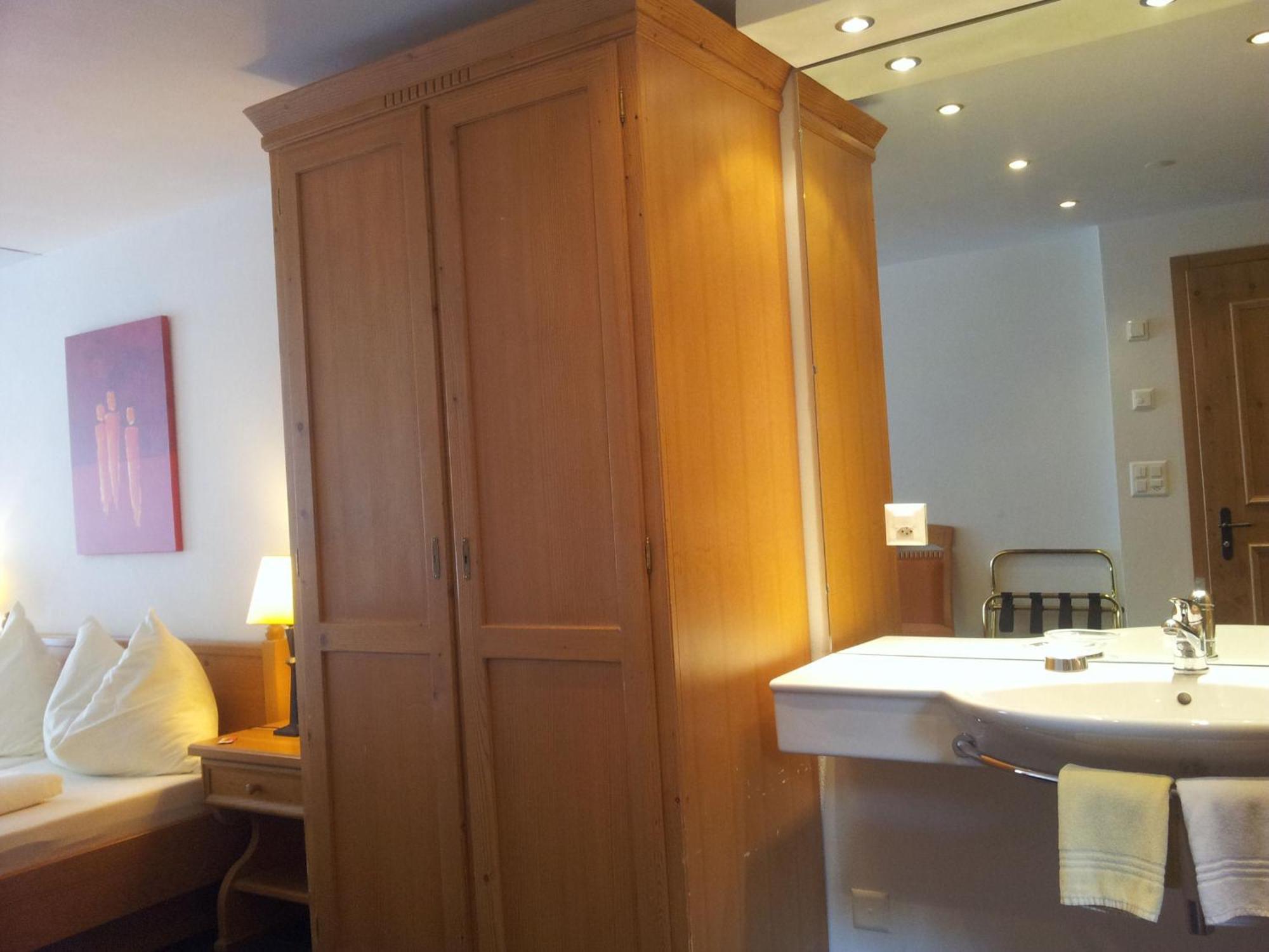 Dufour Hotel