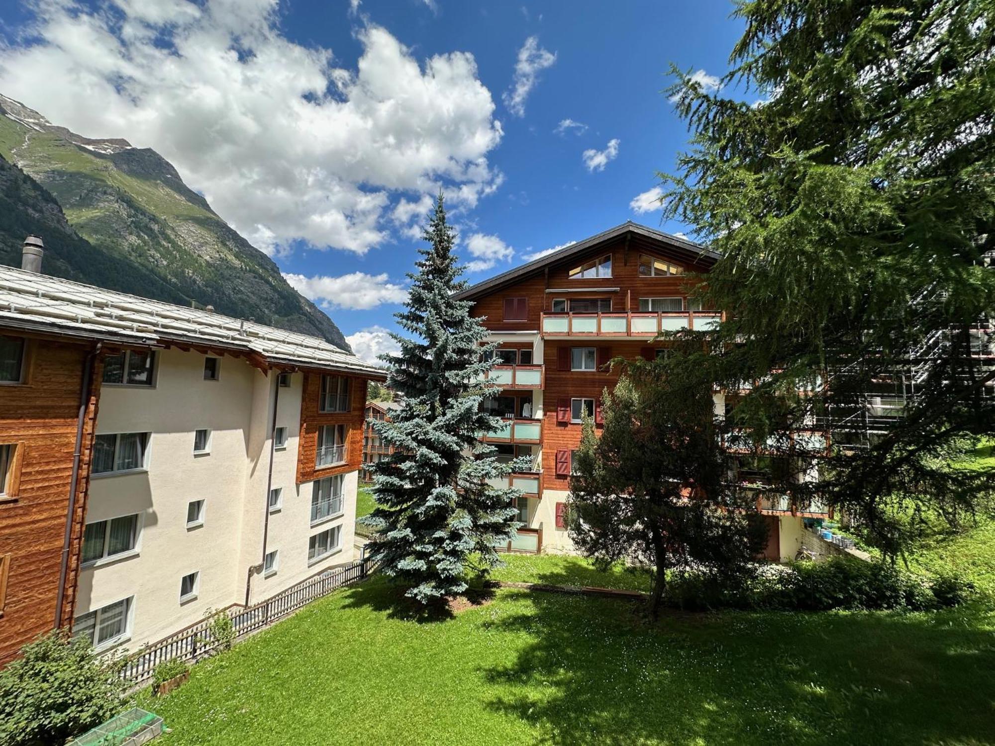 Haus Cresta - Paradise- Swiss Alps Apartment *