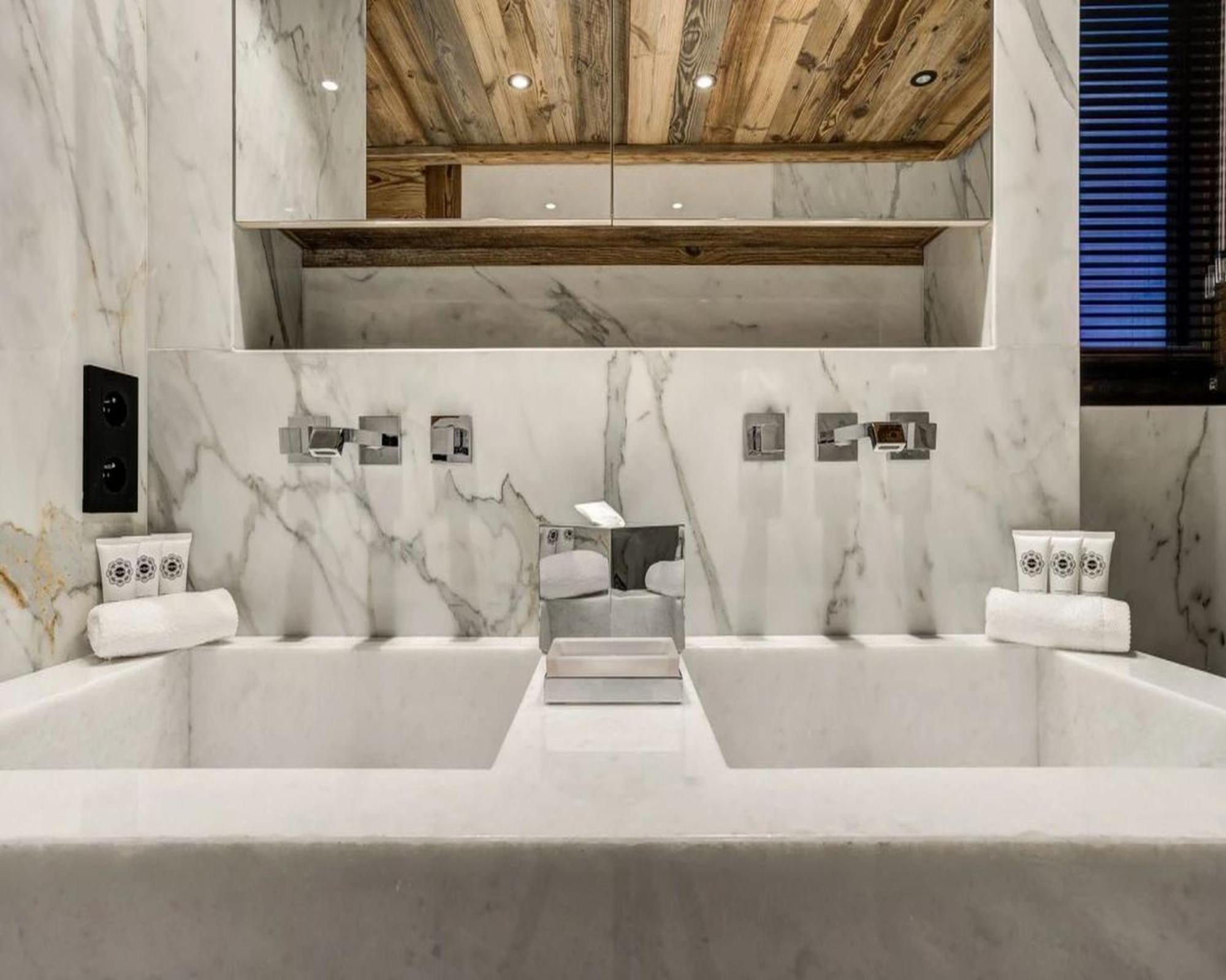 Majesty: Opulent Chalet In The Heart Of *