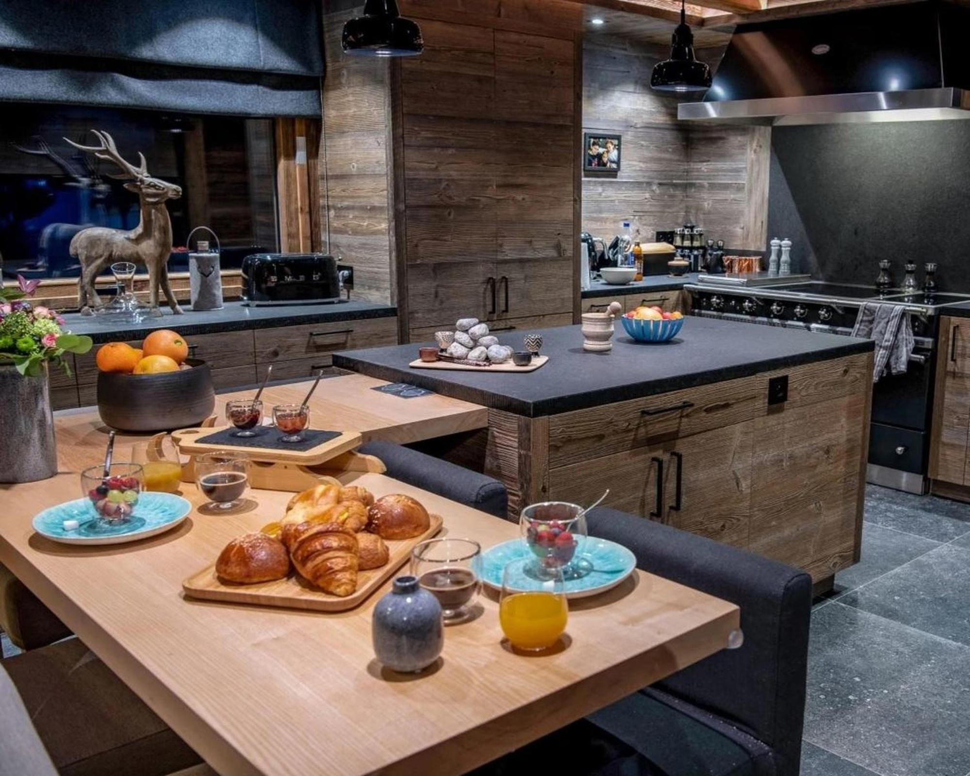Splendor: The Luxury Of A Chalet In 5b Chalet *