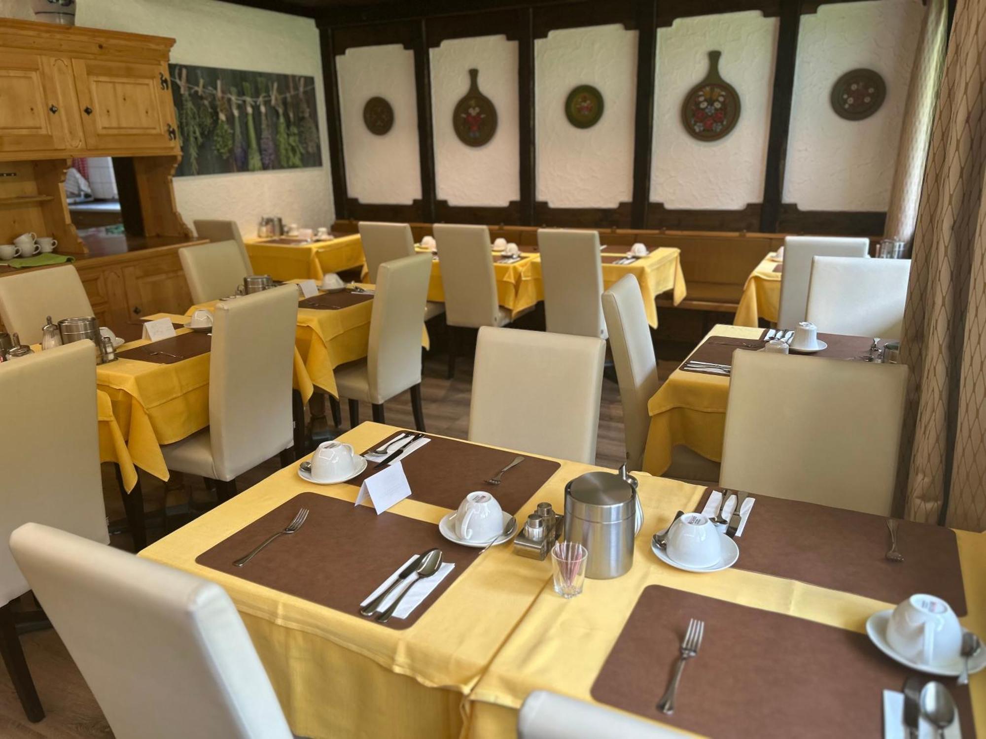 Adonis Hotel