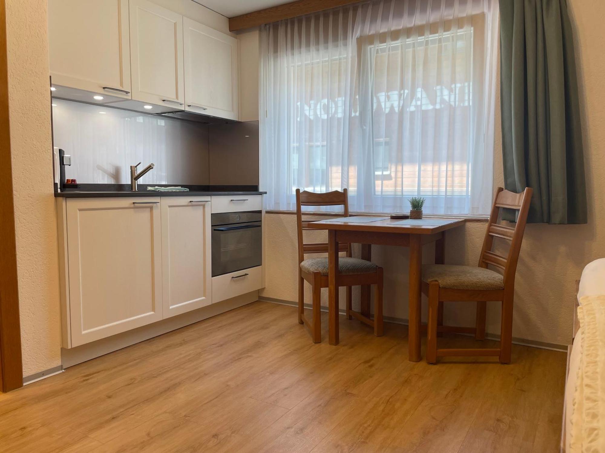 Apartment Bolero *