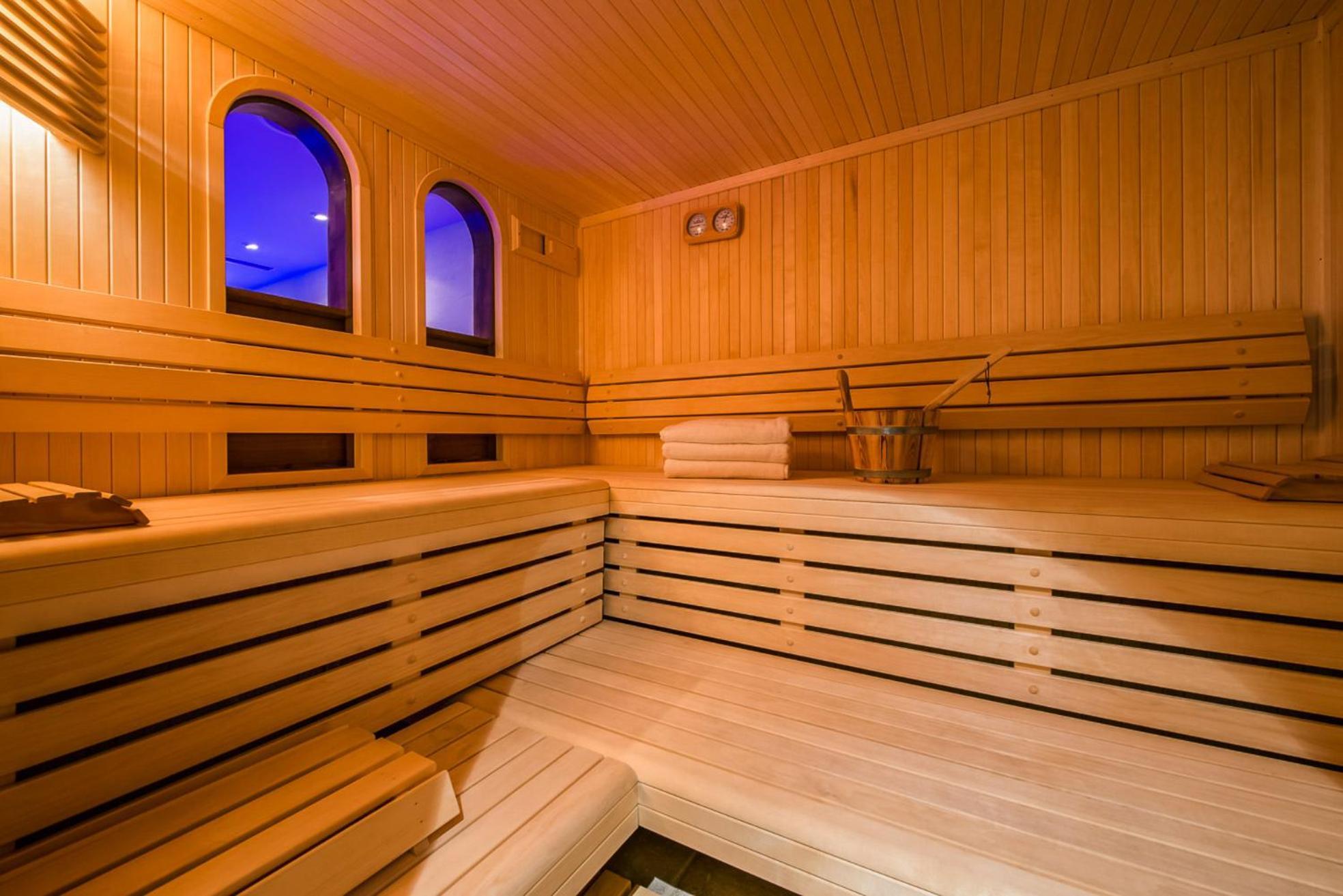 Luxury Chalet With Pool Chalet