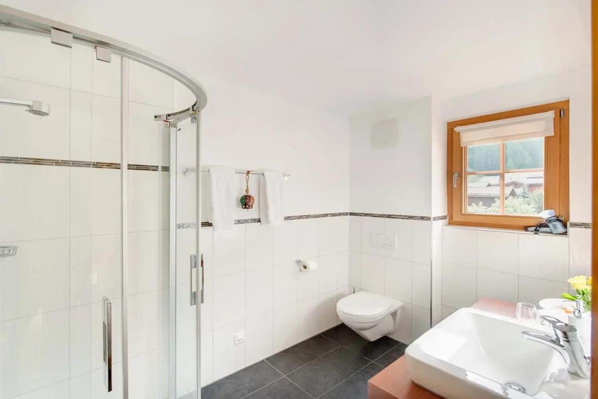 Villa Contact Us At What App - 0041-798-079-427 To Book!! Chalet Im Alpinen Stil 6 Schlafzimmer