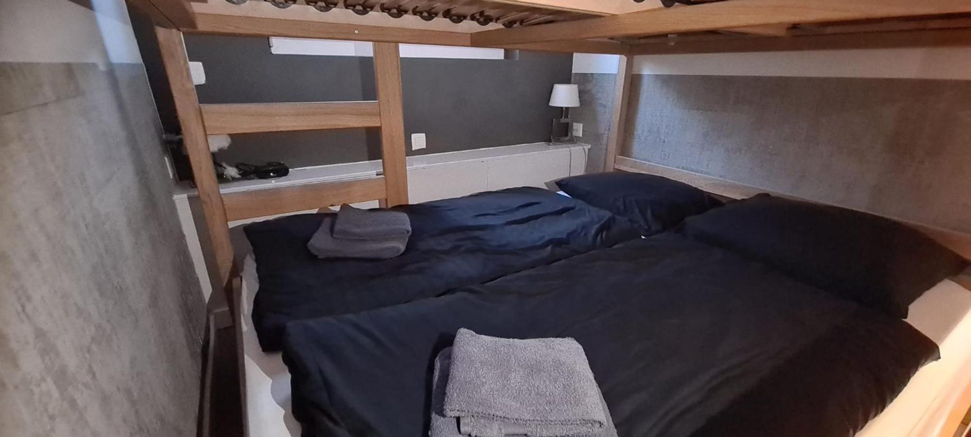 2 Proche De La Gare Apartment