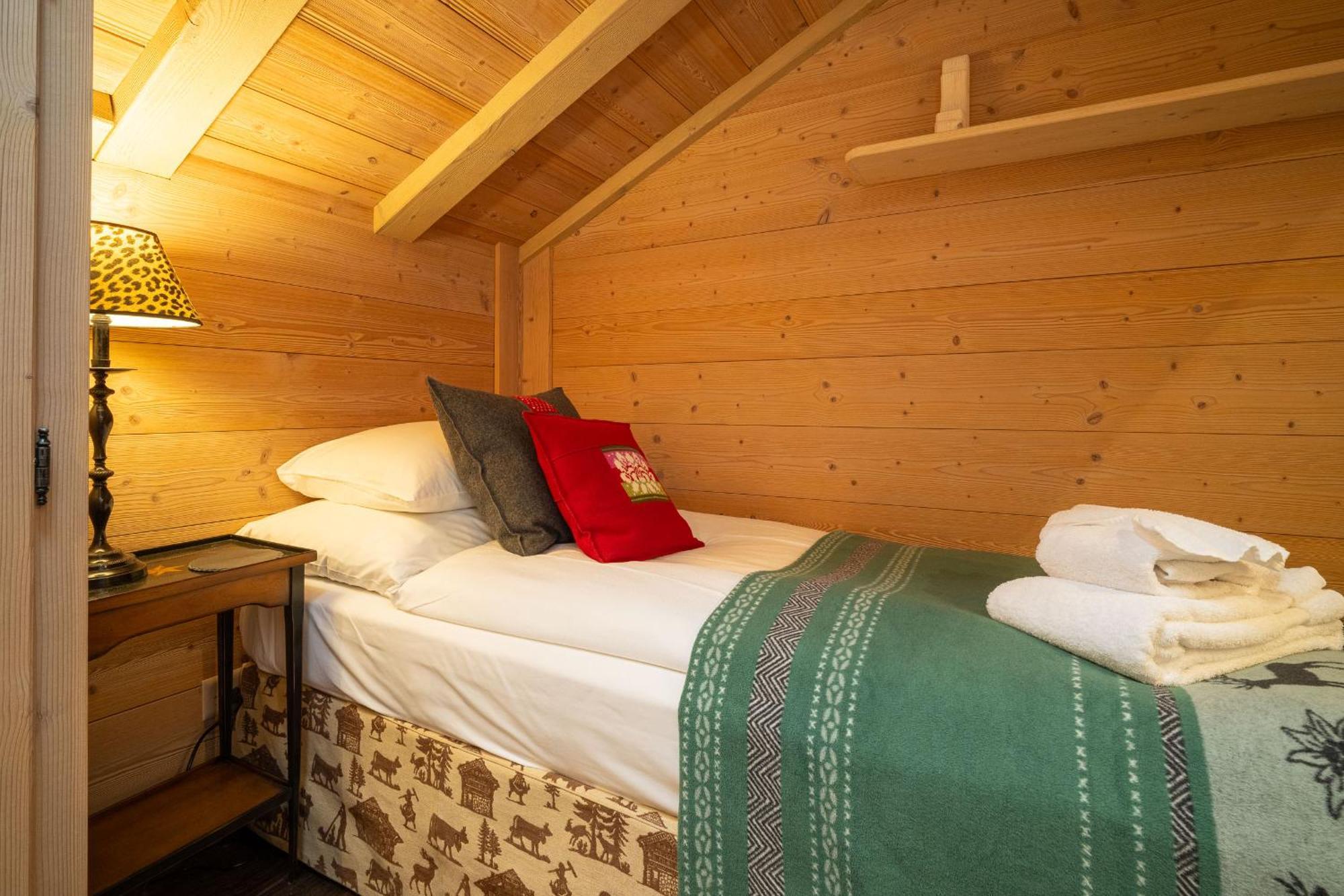Haus Pasadena, Sleeps 3 - 4 Zermatt