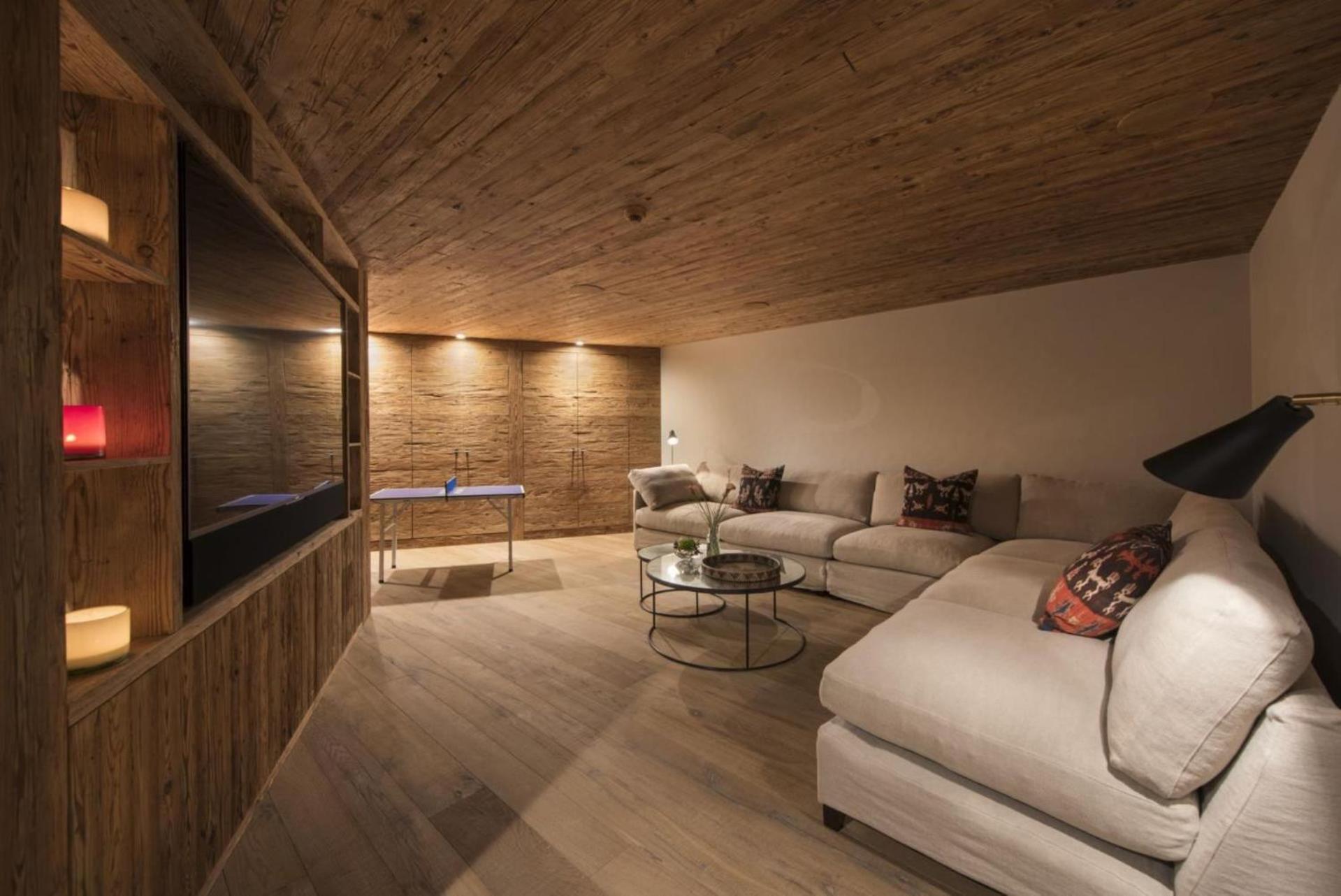 Chalet Alpine Luxury Chalet Konk In Switzerland