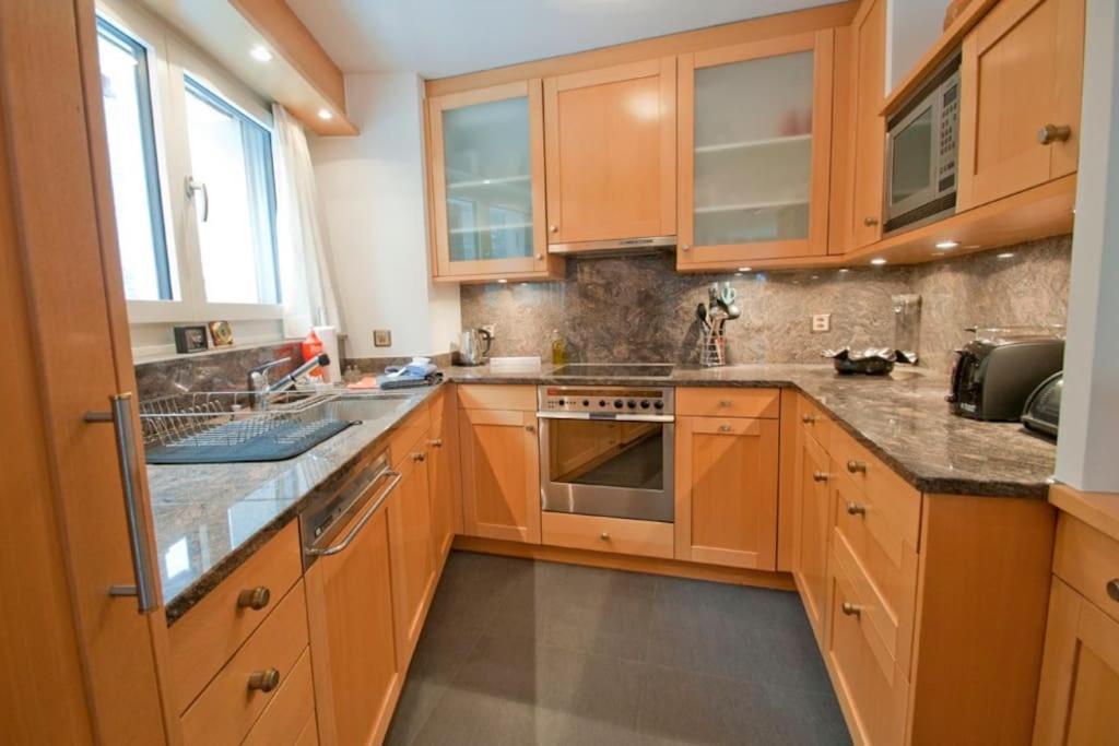 Lora, La Emeline Apartment
