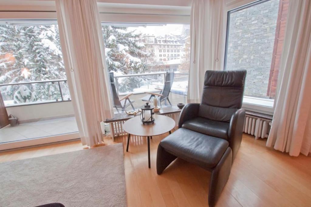 Lora, La Emeline Apartment Zermatt