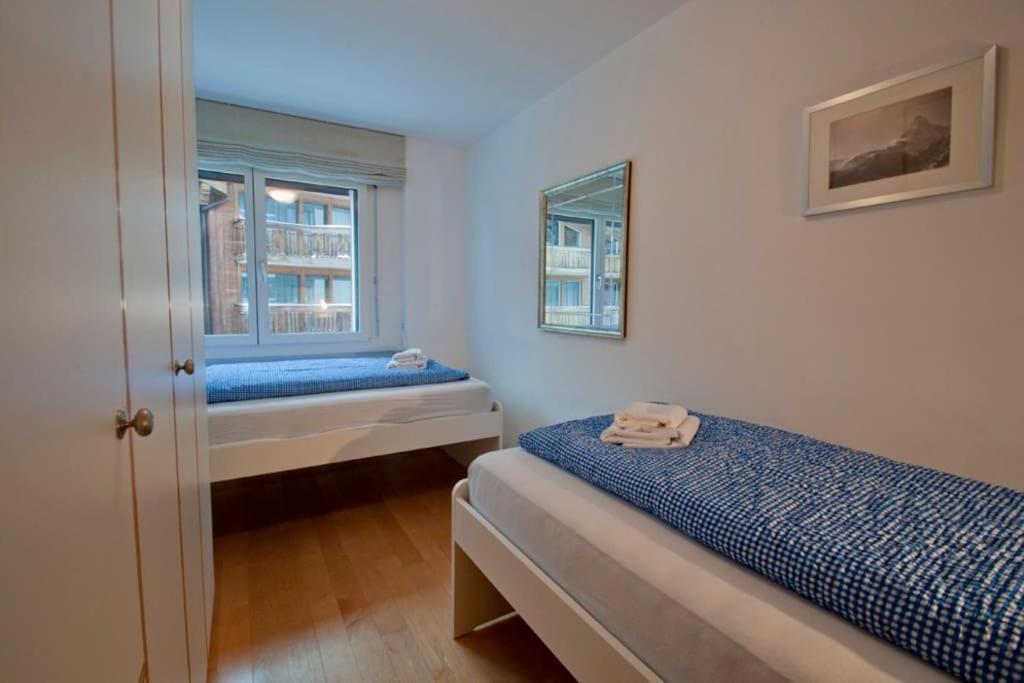 Lora, La Emeline Apartment