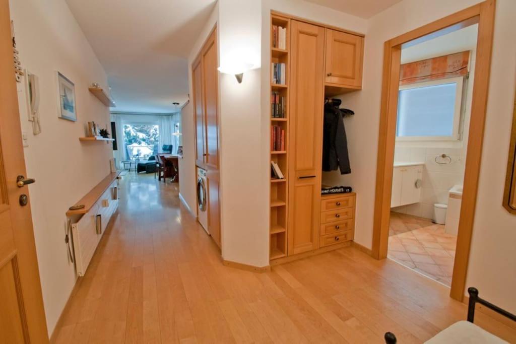 Lora, La Emeline Apartment *