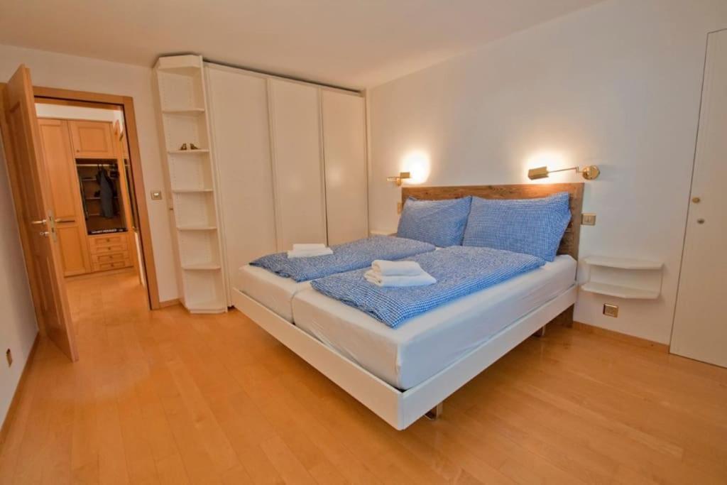 Apartment Lora, La Emeline