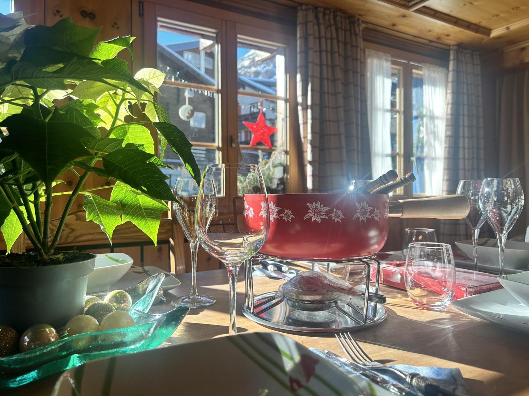 Cozy In Cozy Shared Flat - Prime Location Homestay Zermatt
