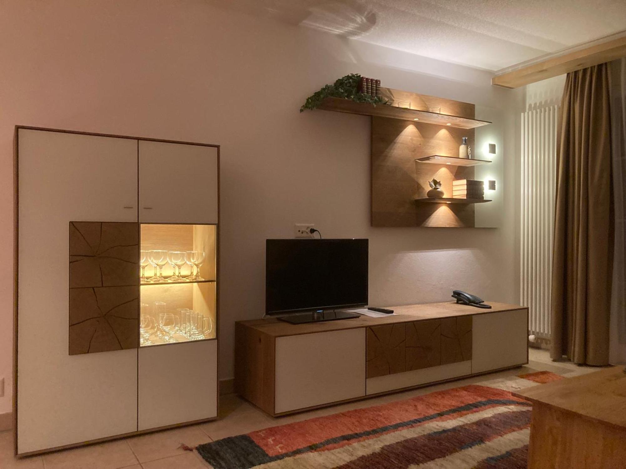 Aura Apartment *
