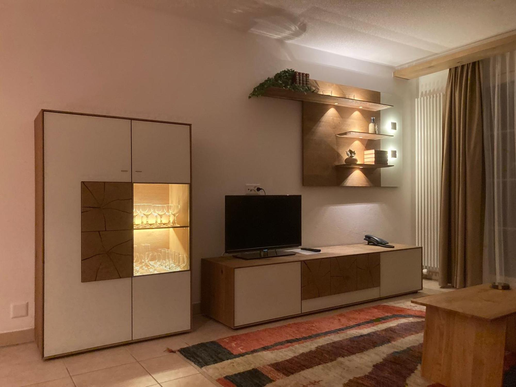 Apartment Aura *