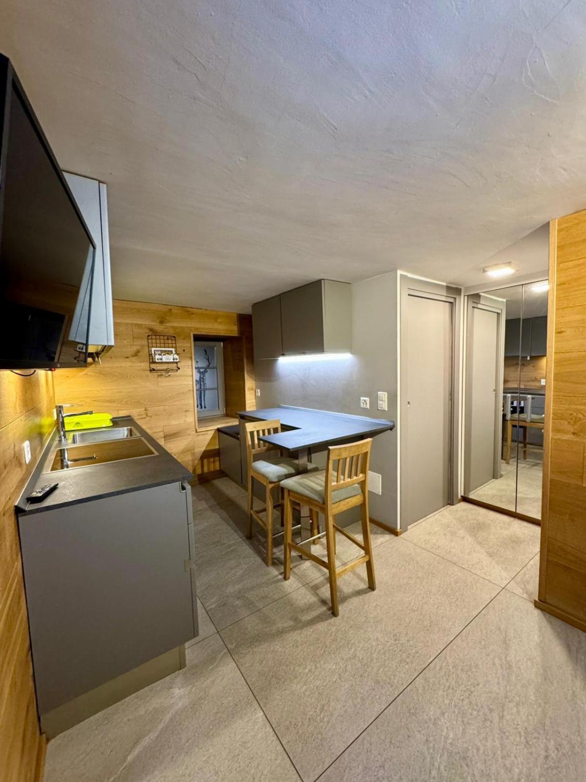 Kirchplatz Lupus & Cervus Apartment Zermatt