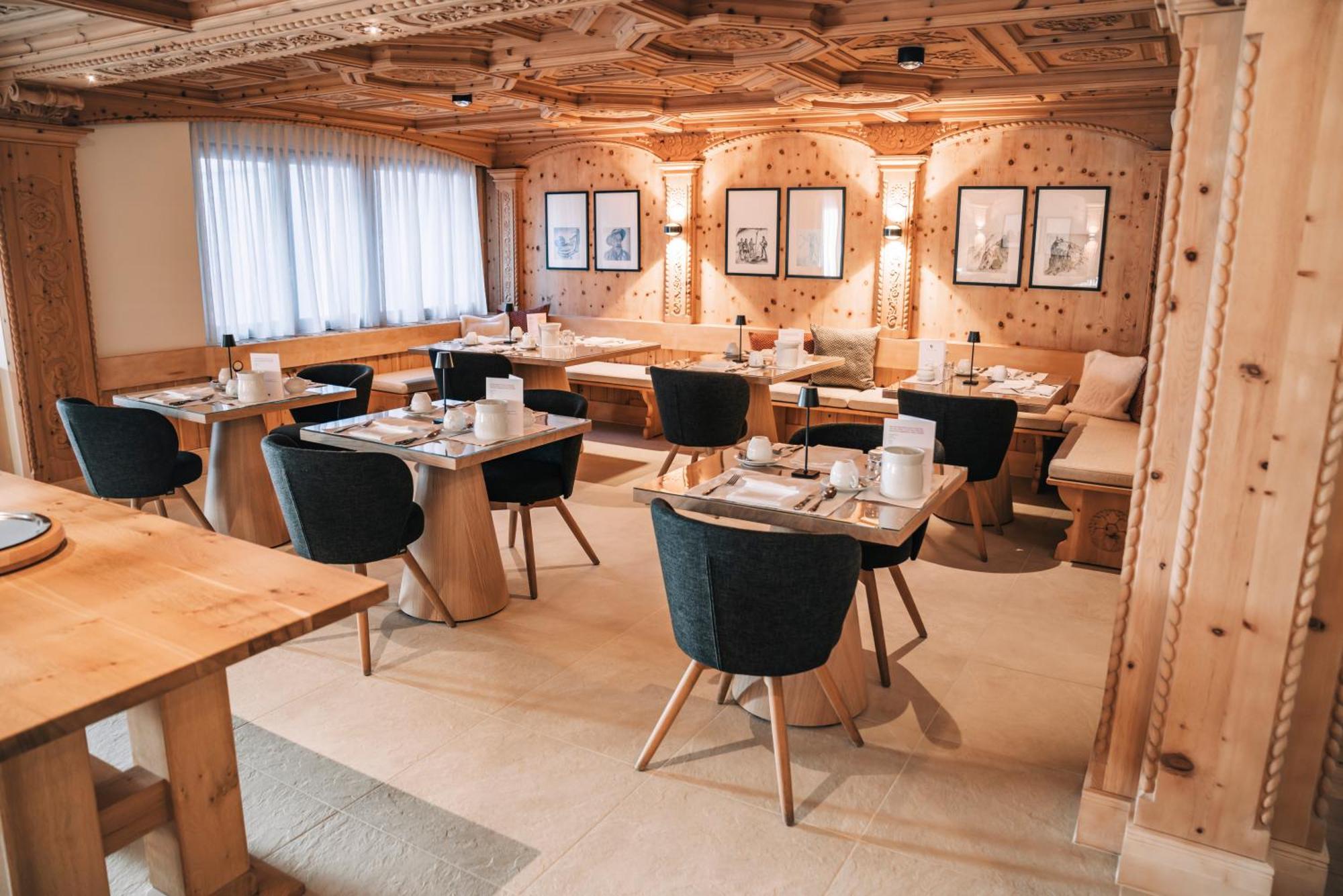 Swiss Alpine Allalin Hotel Zermatt