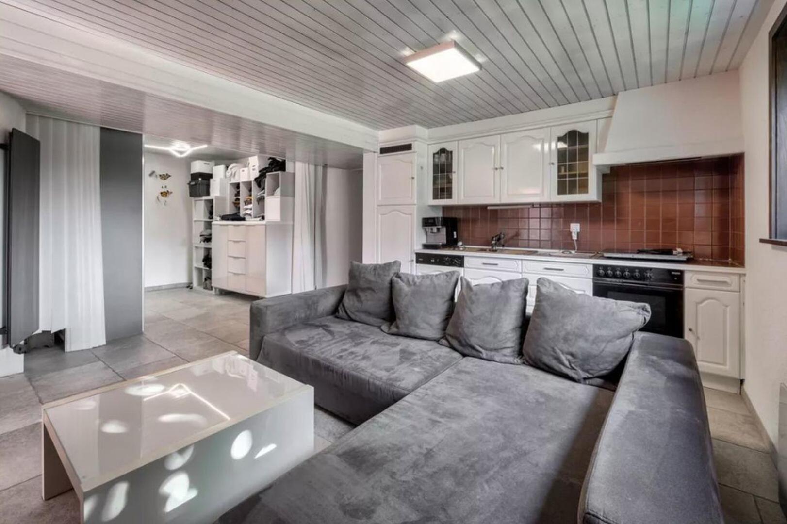 Alp 4 Bedrooms Apartment