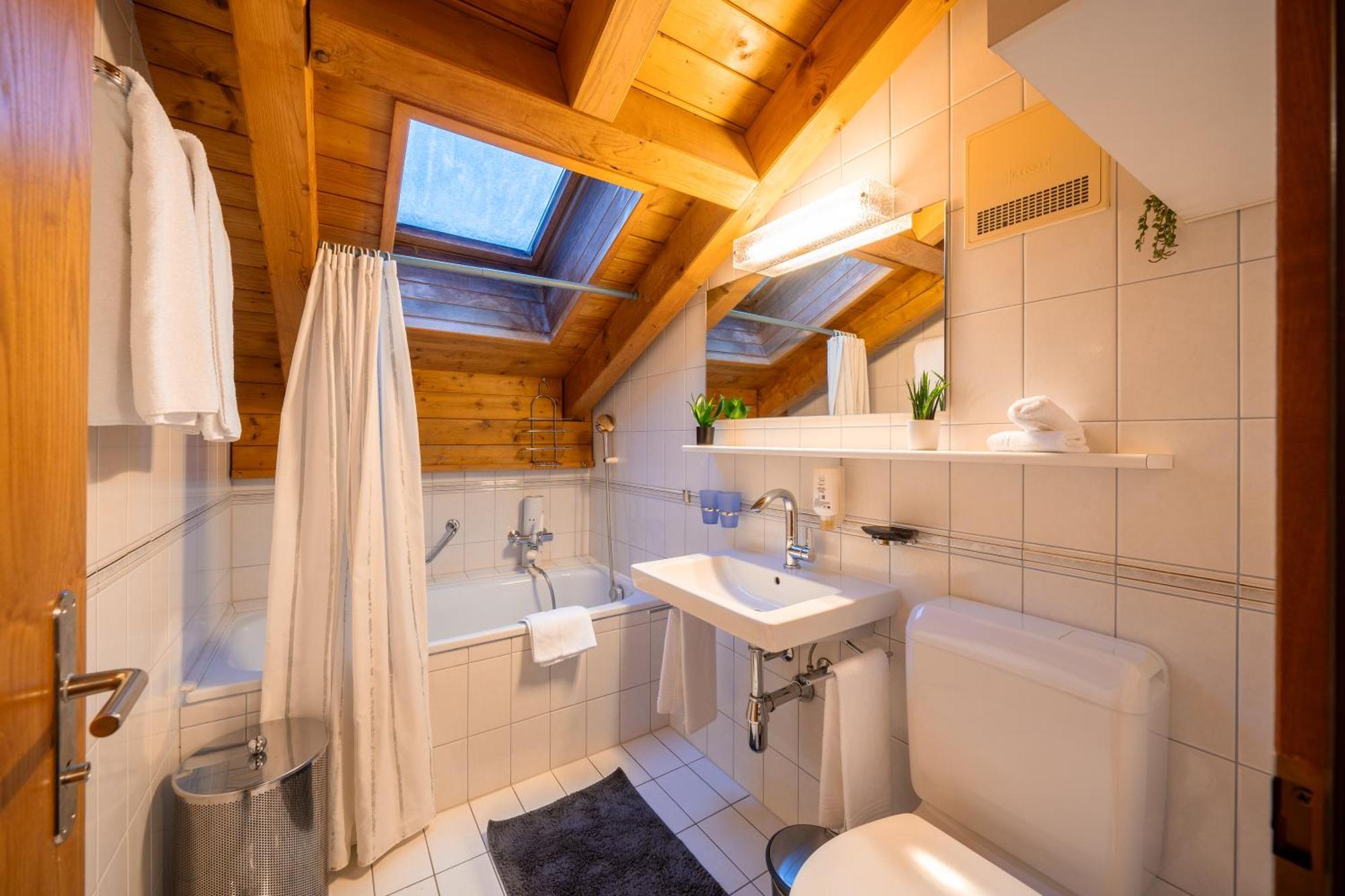 Ambiance Hotel 3*