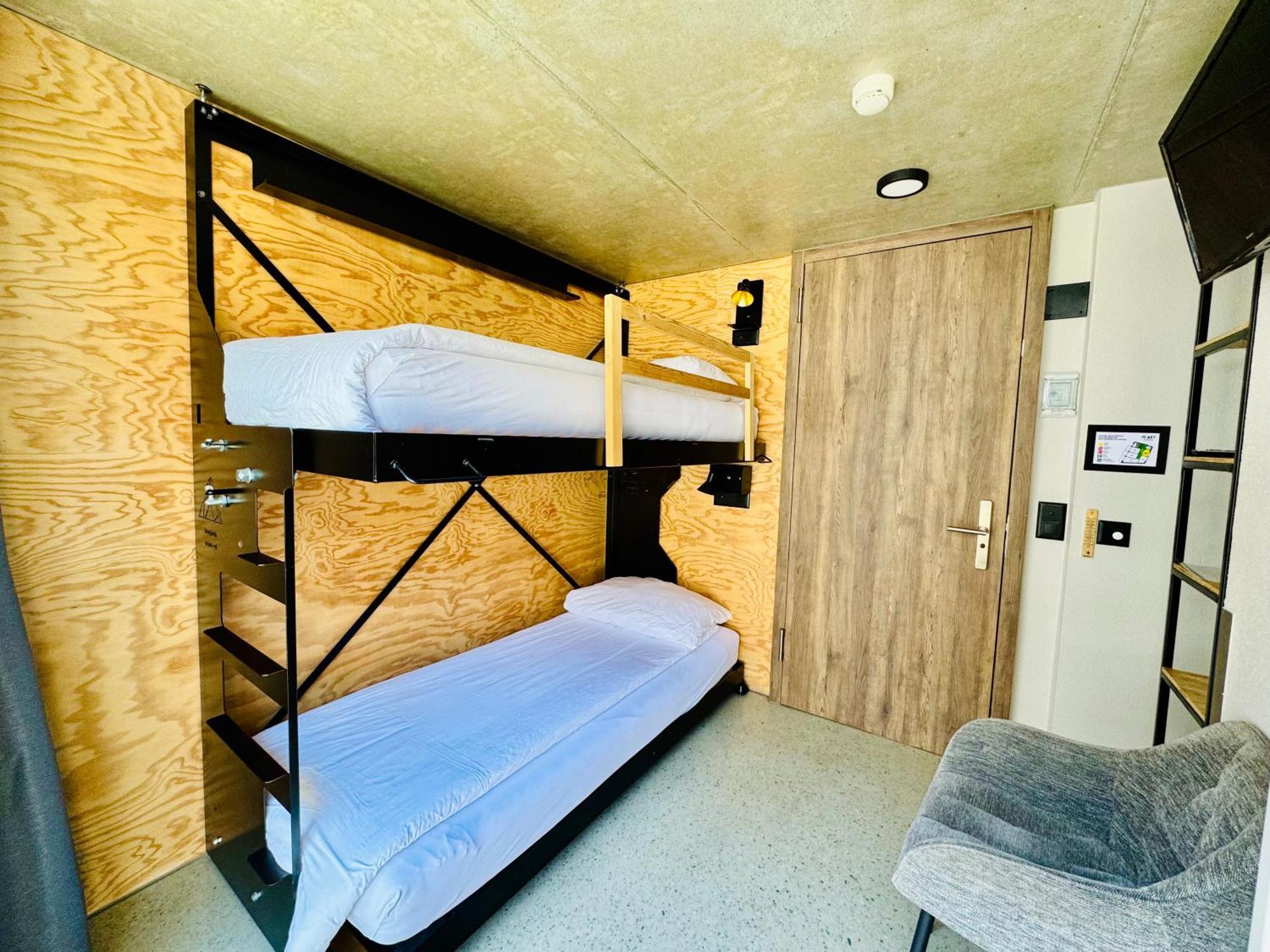 Peaky Riders Self Check-in Hotel