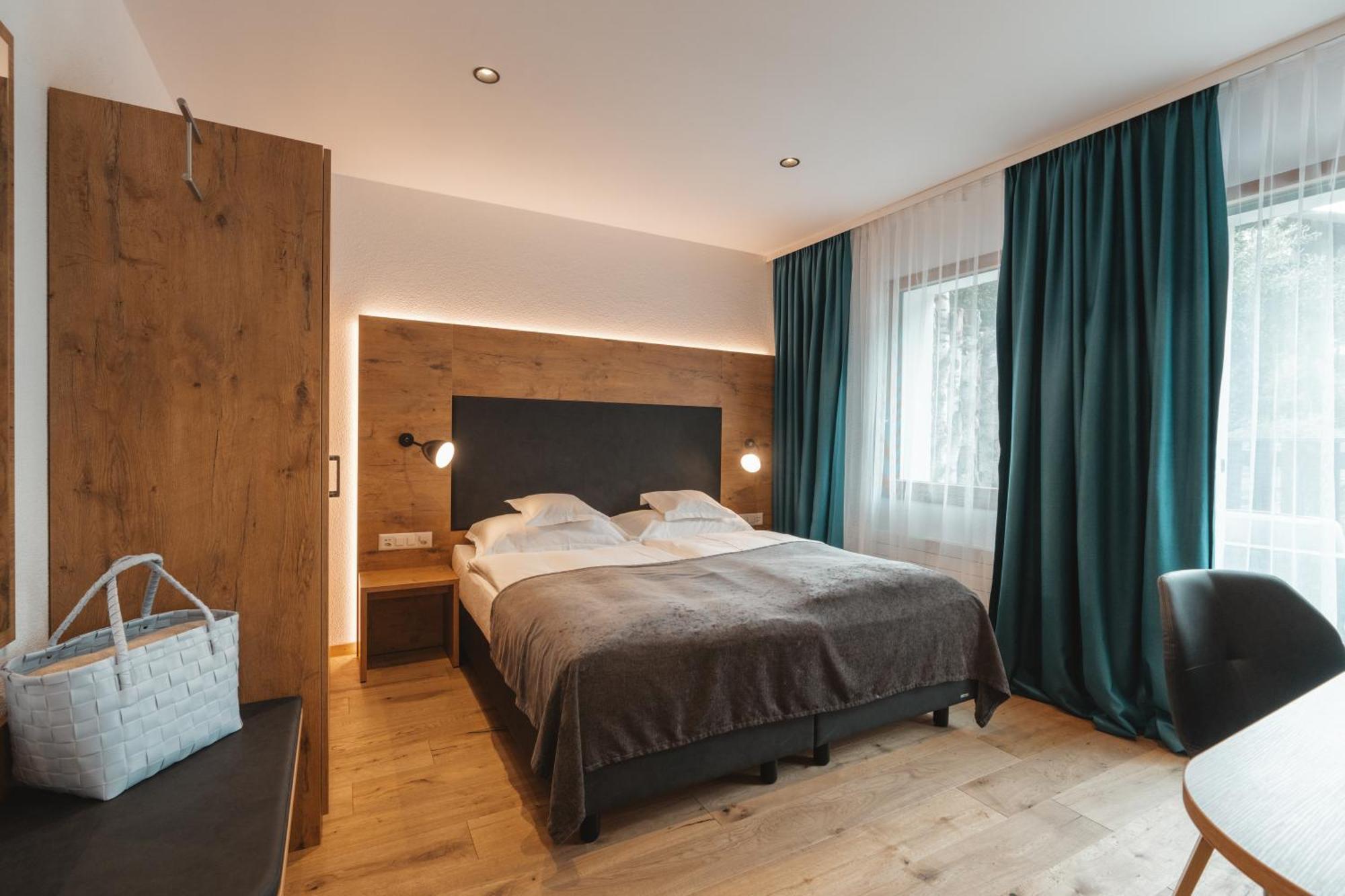 Alpen & Hotel
