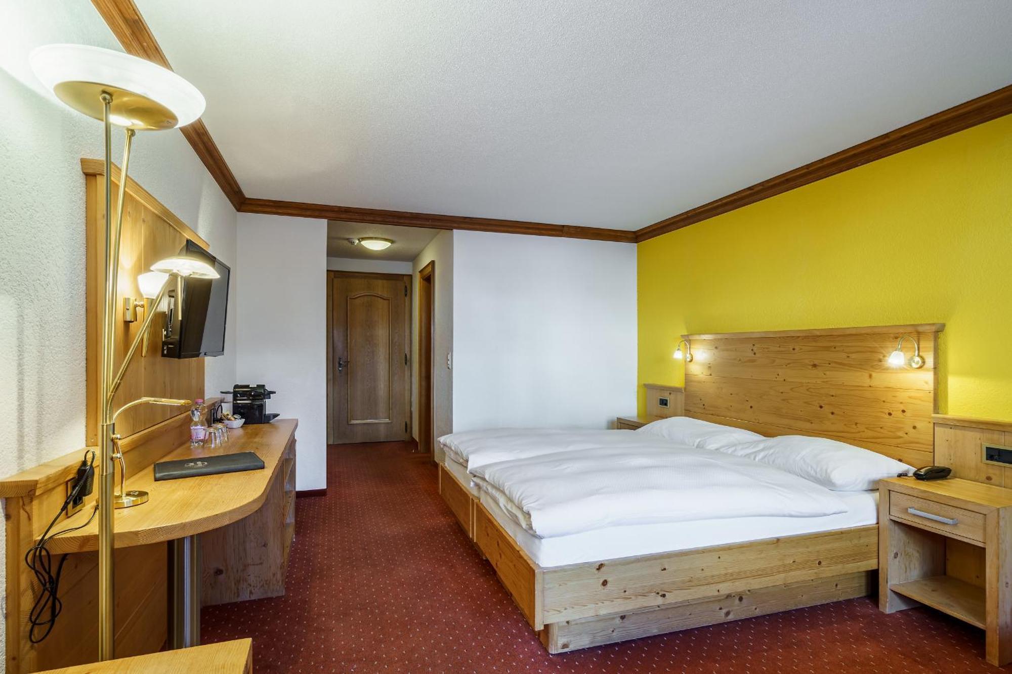 Hotel Alpenroyal 3*