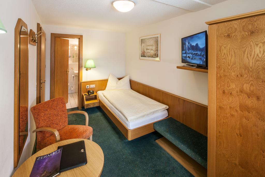 Cheminee Hotel