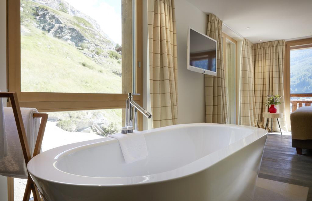 La Vue Luxury Living