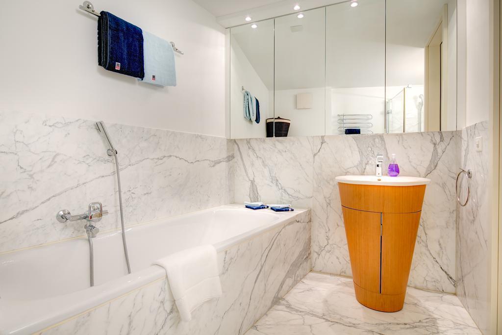 Annyvonne Apartment