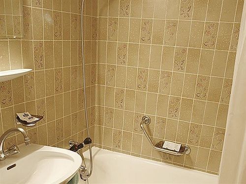 Petit Helvetia Budget Hotel