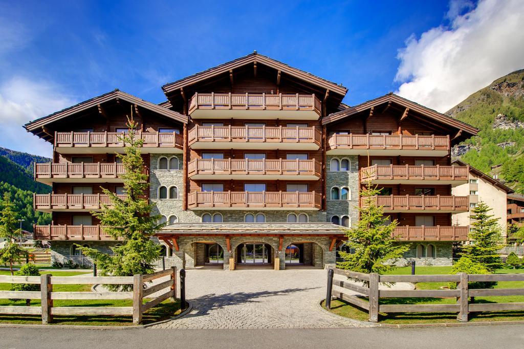 Luxury & By Mountain Exposure