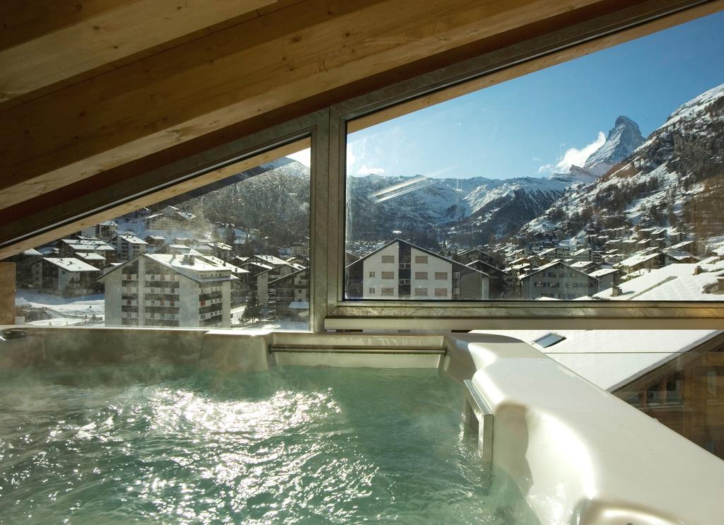 Luxury & By Mountain Exposure *