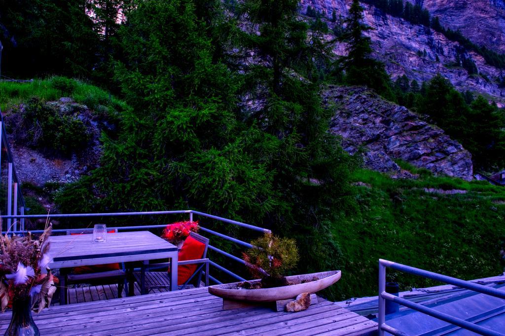 Luxury & By Mountain Exposure *