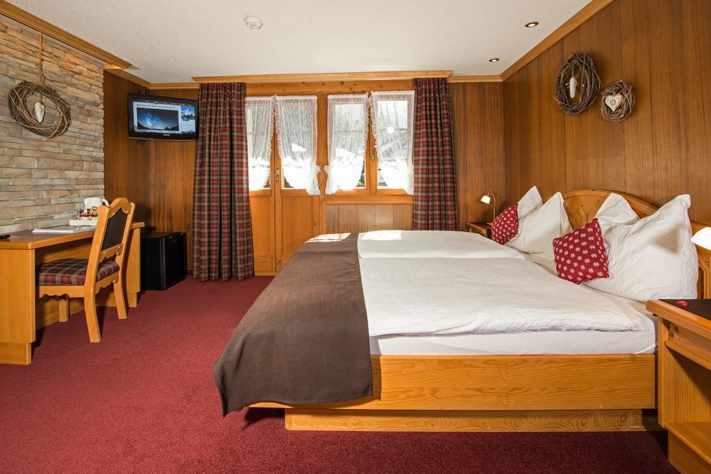Dufour Alpin Superior Hotel 2*