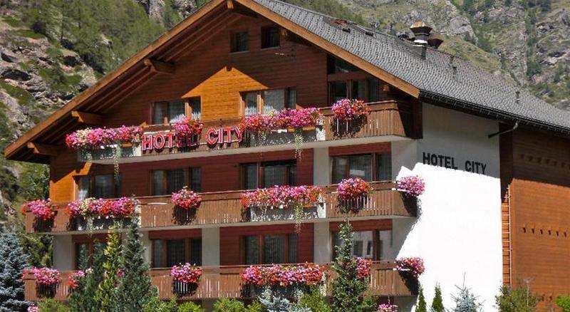 City Hotel