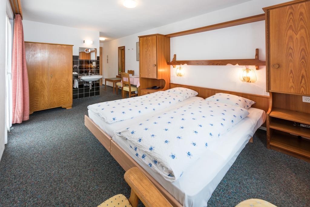Rhodania Hotel 2*