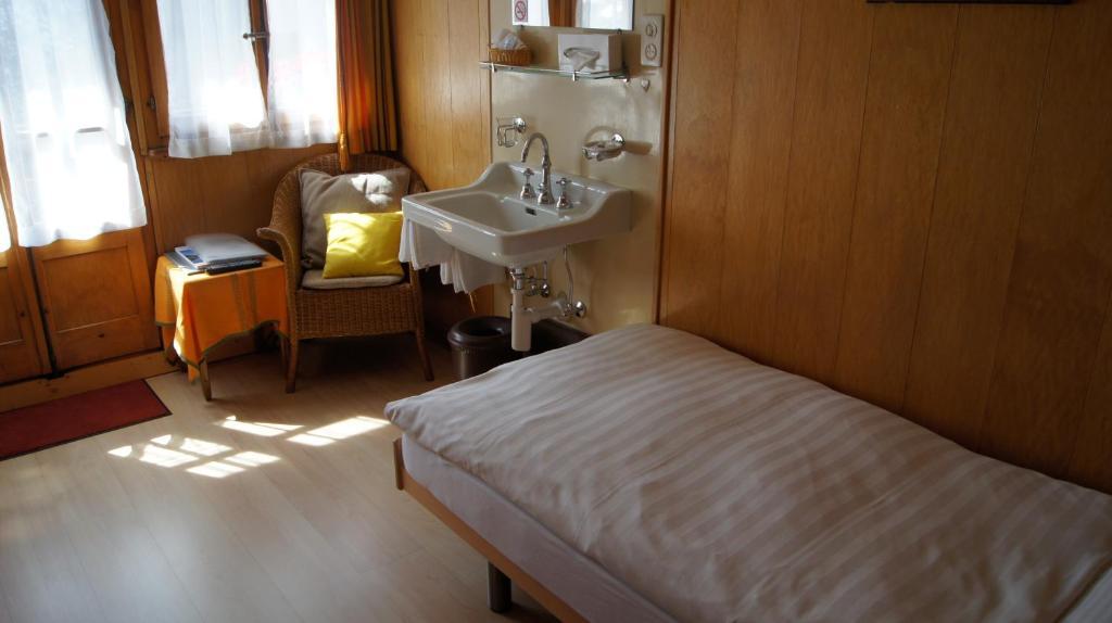Alpina Hotel 2*