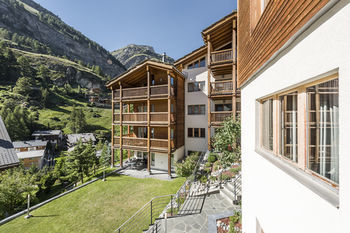 Ari Resort 3*