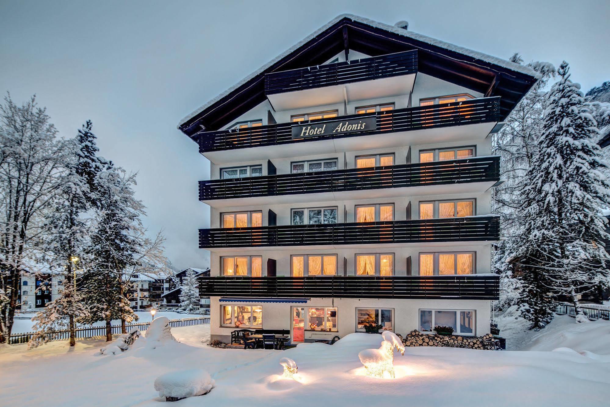 Adonis Hotel 3*