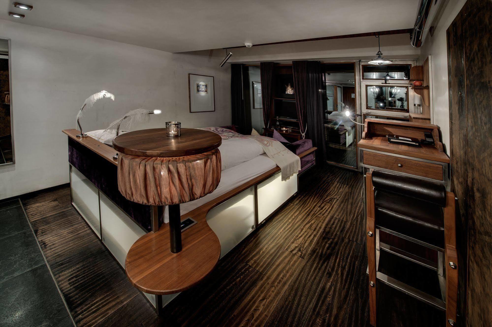 Backstage Boutique Zermatt