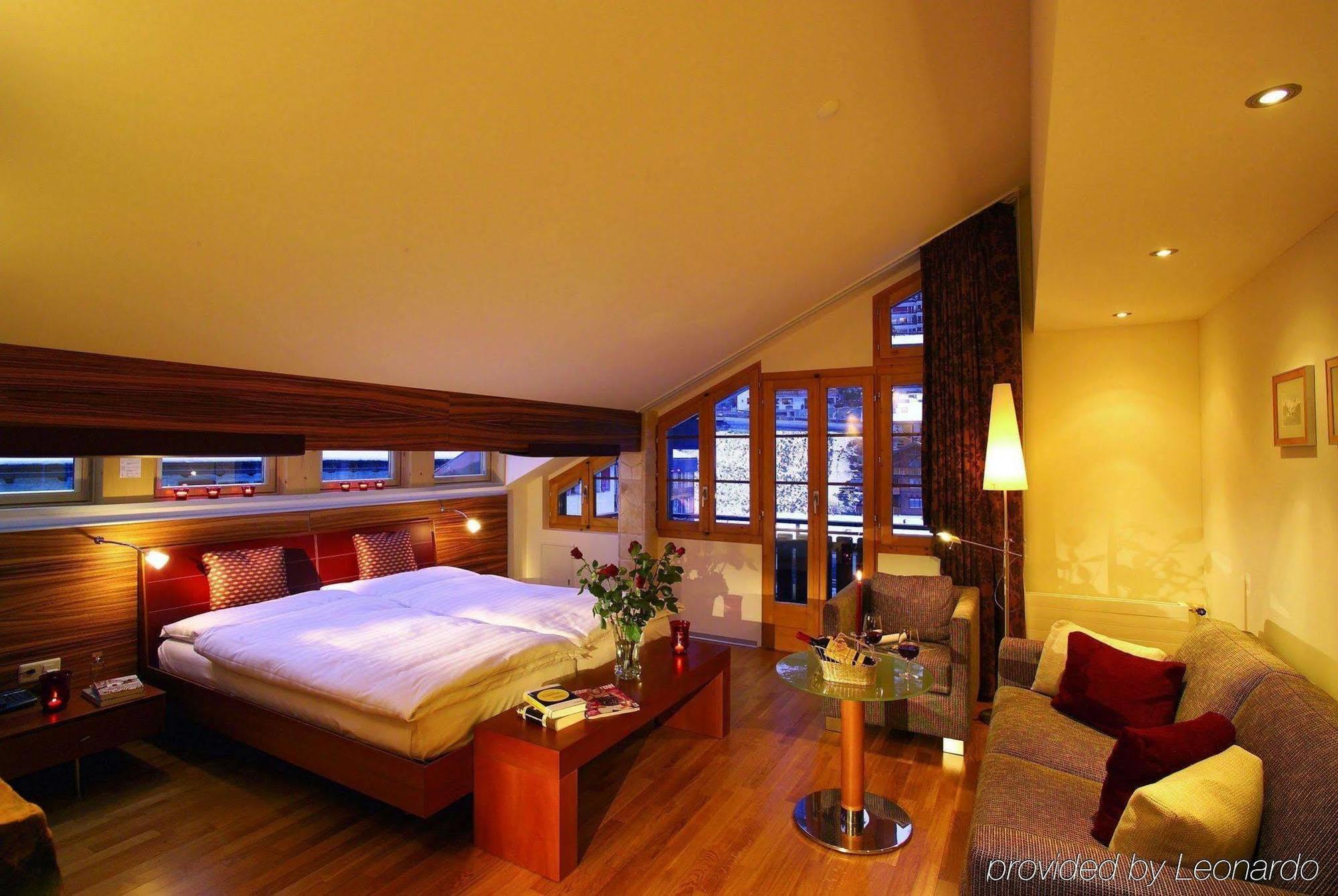 Pollux Hotel 4*