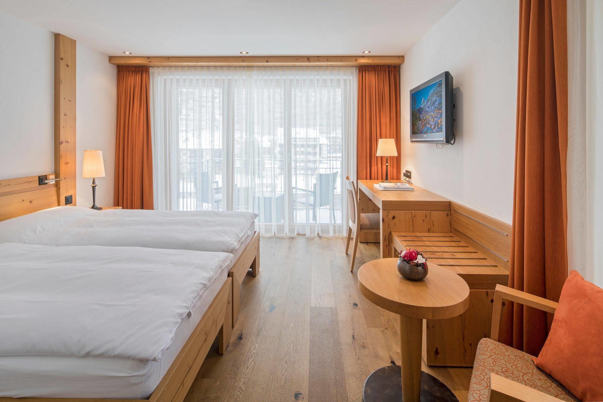 Phoenix Hotel 3*