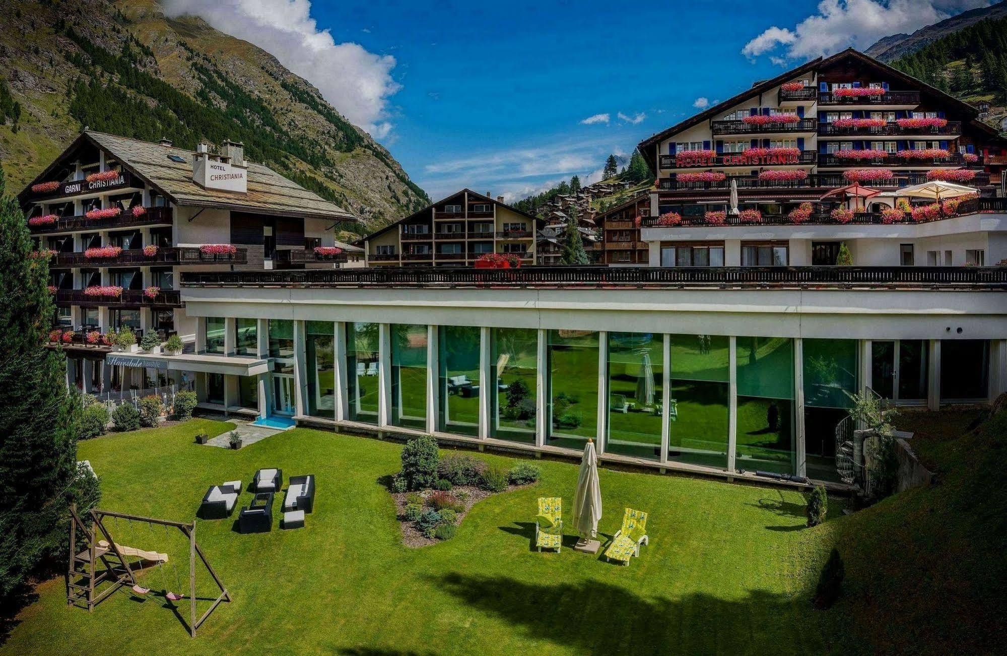 The Christiania Mountain & 4*
