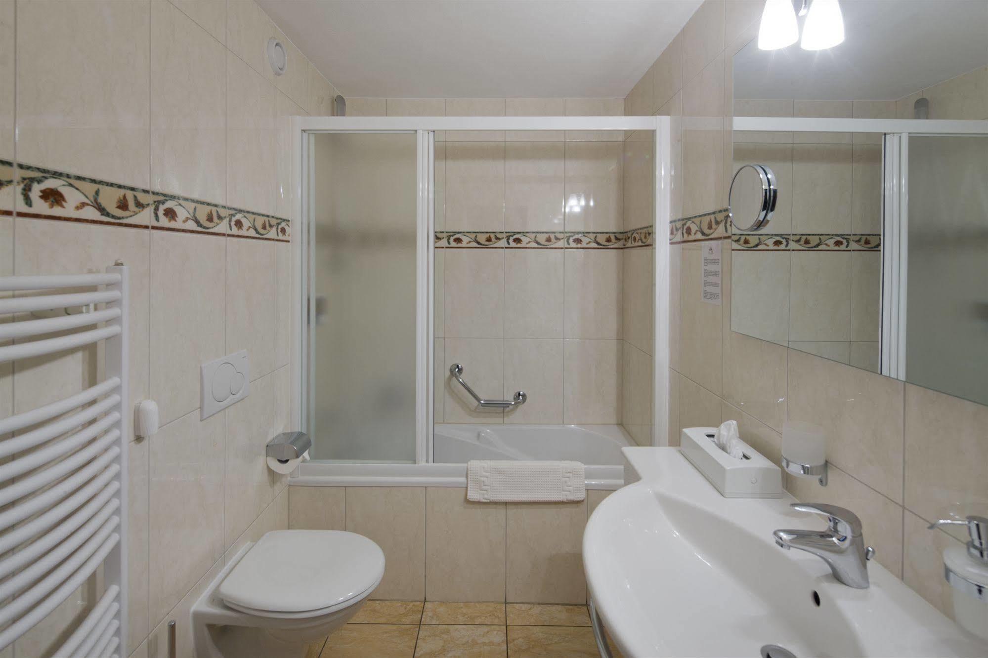 Hotel Antika 3*